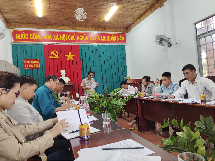 Ủy ban nhân dân xã Ea Sol tổ chức Hội nghị đánh giá, xếp loại cán bộ, công chức năm 2022